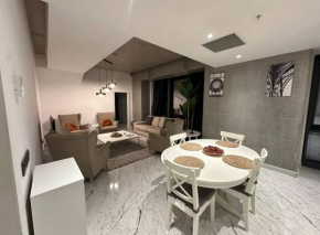 lavish apt with 180 ist view at 40F gym pool 89
